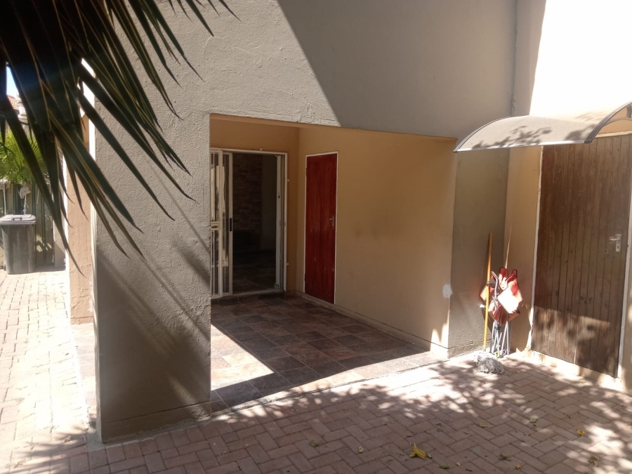 To Let 3 Bedroom Property for Rent in Waterval East North West